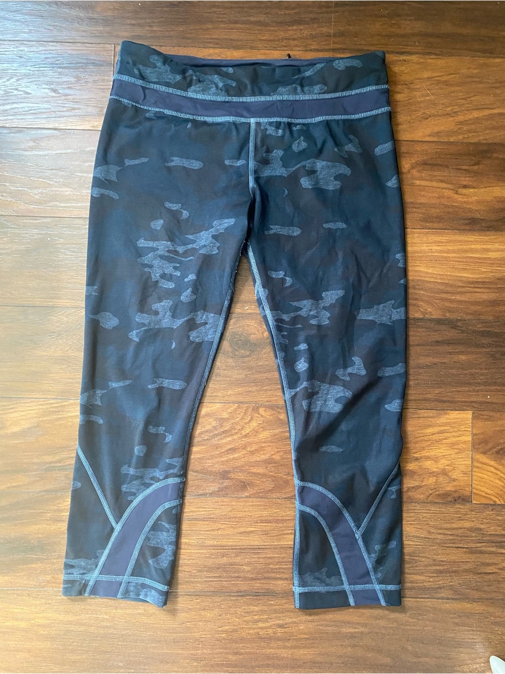 Lululemon Run Inspire Crop II Athletic Legging Camo Blue Women’s Size 6